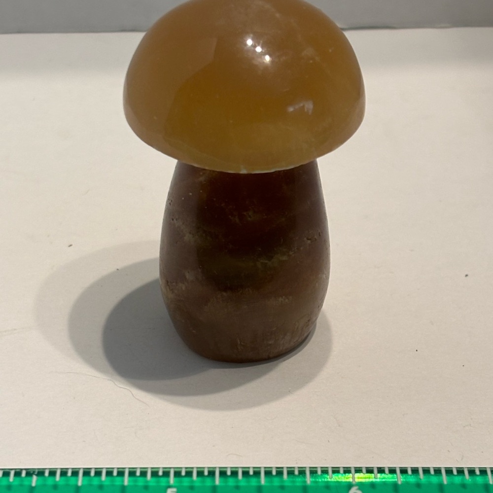 Honey Brown Calcite Mushroom 80 g 450 ctw
